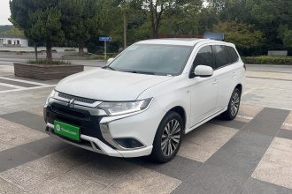 三菱 欧蓝德 2021款 2.0L 两驱畅行版 5座