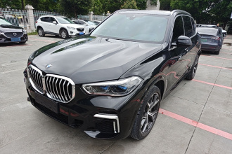 宝马X5 2022款 xDrive 40Li M运动套装