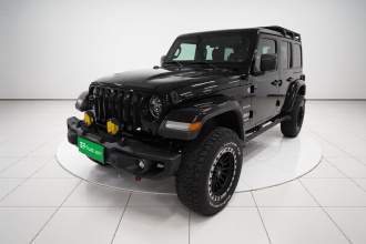 Jeep 牧马人 2019款 2.0T Sahara 四门版 国VI