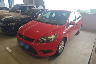 福特 福克斯 2013款 两厢经典 1.8L 自动基本型