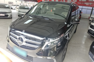 奔驰V级 2022款 V 260 L 长轴距尊贵版