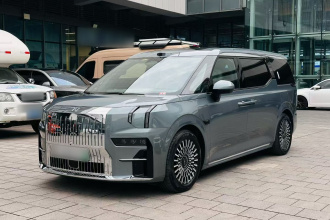 极氪009 2024款 七座过道版四驱 108kWh