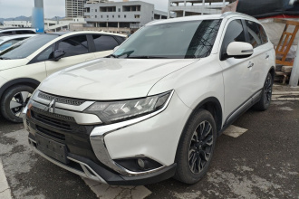 三菱 欧蓝德 2019款 2.4L 四驱致享版 5座 国V