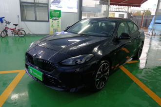 宝马2系 2025款 225L M运动曜夜套装
