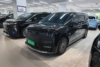 极氪009 2024款 六座行政版四驱 108kWh