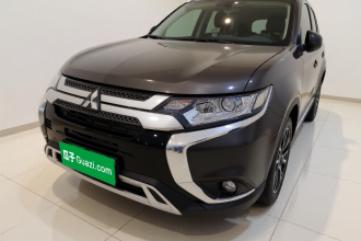 三菱 欧蓝德 2019款 2.0L 两驱畅享版 7座 国V