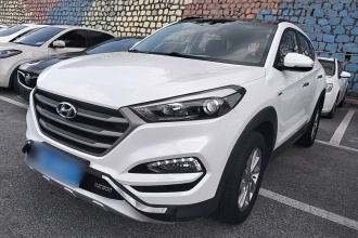 现代 途胜 2015款 1.6T 双离合两驱智能型
