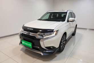 三菱 欧蓝德 2021款 2.0L 两驱畅享版 7座