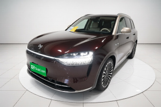 鸿蒙智行 问界M9 2025款 增程 Ultra版 52kWh 6座版 (192线激光雷达）