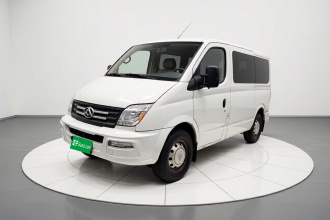 上汽大通MAXUS 新途V80 2021款 2.0T 手动经典傲运通短轴超低顶5/6座