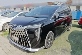 广汽传祺 传祺M8 2023款 宗师系列 双擎 至尊版