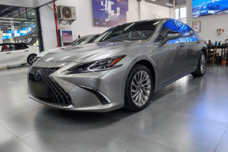 雷克萨斯ES 2021款 300h 行政版