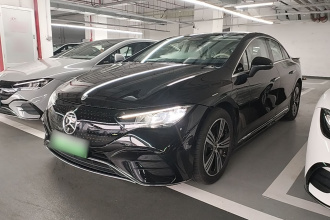 奔驰EQE 2025款 500 4MATIC 先锋版