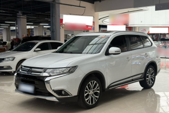 三菱 欧蓝德 2018款 2.0L 两驱荣耀版 5座