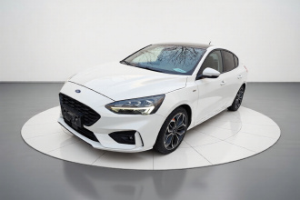 福特 福克斯 2021款 三厢 EcoBoost 180 自动ST Line