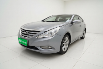 现代 索纳塔 2011款 2.0L 自动豪华版