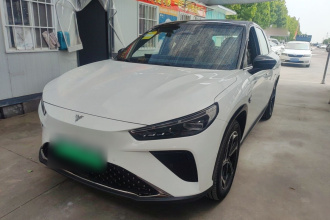 哪吒汽车 哪吒L 2024款 增程 310 闪充红衣版