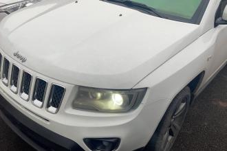 Jeep 指南者(进口) 2014款 2.4L 四驱运动版