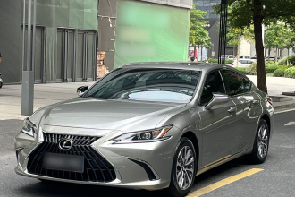 雷克萨斯ES 2023款 260 卓越版