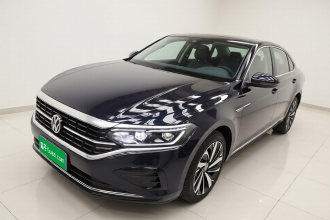 大众 帕萨特 2025款 出众款 380TSI 龙耀版