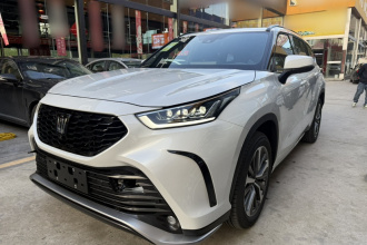 丰田 皇冠陆放 2026款 2.5L HEV四驱尊贵版