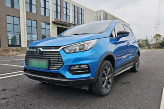 比亚迪 元新能源 2018款 EV360 智联炫酷型