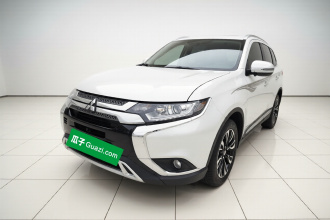 三菱 欧蓝德 2020款 2.0L 两驱畅享版 7座