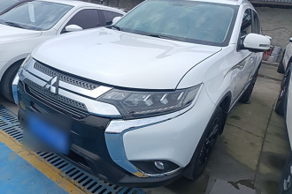 三菱 欧蓝德 2020款 2.4L 四驱致享版 7座