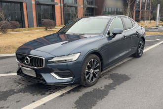 沃尔沃S60 2021款 T4 智逸豪华版