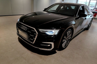 奥迪A6L 2025款 改款 45 TFSI 臻选动感型