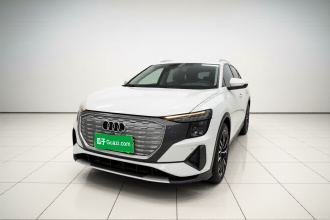 奥迪Q5 e-tron 2023款 40 e-tron 星耀型 机甲套装