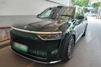 鸿蒙智行 问界M8 2025款 增程 Ultra版 53.4kWh 6座版 (192线激光雷达）