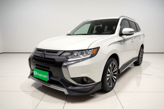 三菱 欧蓝德 2021款 2.0L 两驱畅享版 7座