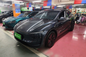 特斯拉 Model Y 2025款 长续航全轮驱动 首发版