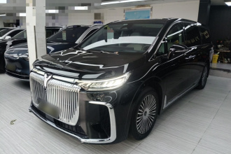 岚图汽车 岚图梦想家 2025款 PHEV 四驱尊贵鲲鹏版