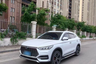 比亚迪 宋PLUS 2020款 1.5T 自动尊贵型