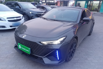 长安UNI-V 2023款 1.5T 尊贵型