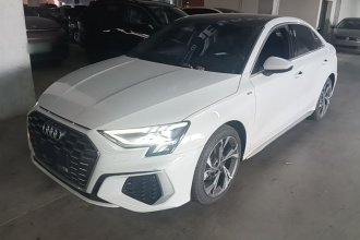 奥迪A3 2023款 A3L Limousine 35 TFSI 时尚运动型