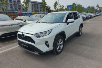 丰田 RAV4荣放 2021款 2.0L CVT两驱风尚PLUS版