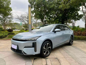 吉利银河 银河L6 2025款 EM-i 140km 星舰版