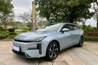 吉利银河 银河L6 2025款 EM-i 140km 星舰版