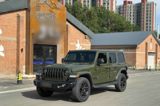 Jeep 牧马人 2022款 2.0T 高地丛林绿限量版