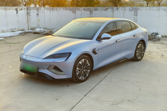 比亚迪 海豹 2022款 550km 标准续航后驱版尊贵型