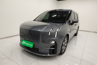 极氪009 2024款 六座行政版四驱 108kWh