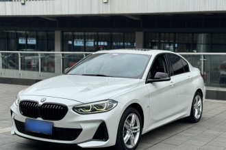 宝马1系 2021款 120i M运动曜夜版