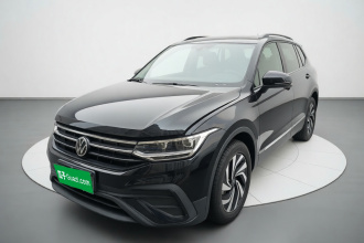 大众 途观L 2025款 出众款 300TSI 自动两驱龙腾版