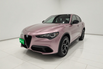 阿尔法·罗密欧 Stelvio斯坦维 2023款 2.0T 280HP Veloce赛道版