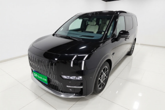 极氪009 2024款 七座过道版四驱 108kWh