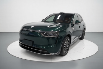 鸿蒙智行 问界M8 2025款 增程 Ultra版 53.4kWh 6座版 (192线激光雷达）