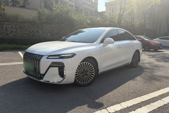 荣威M7 DMH 2025款 160km臻享版